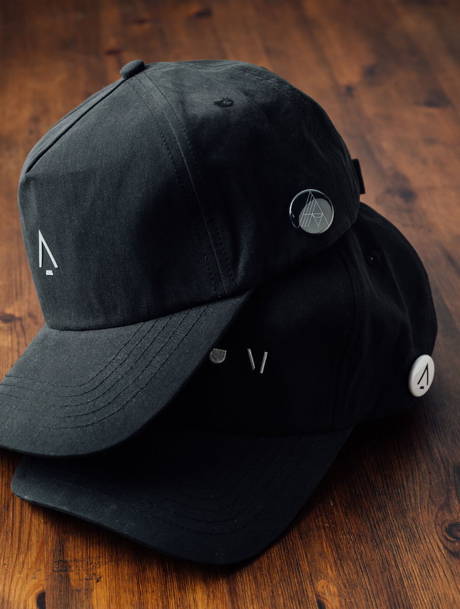 AR-0005-B N/C CAP [REFLECTOR LOGO]